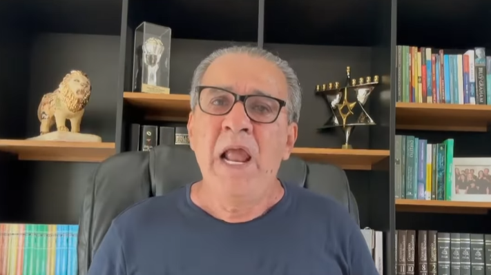 Silas Malafaia solicita devolução de passaporte e nega risco de fuga