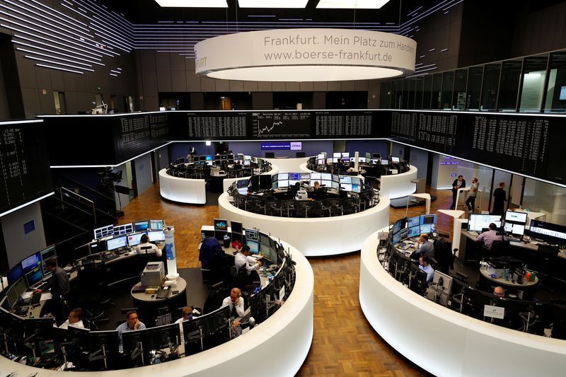 Bolsas da Europa operam em leve alta antes de conversa entre Trump e Xi