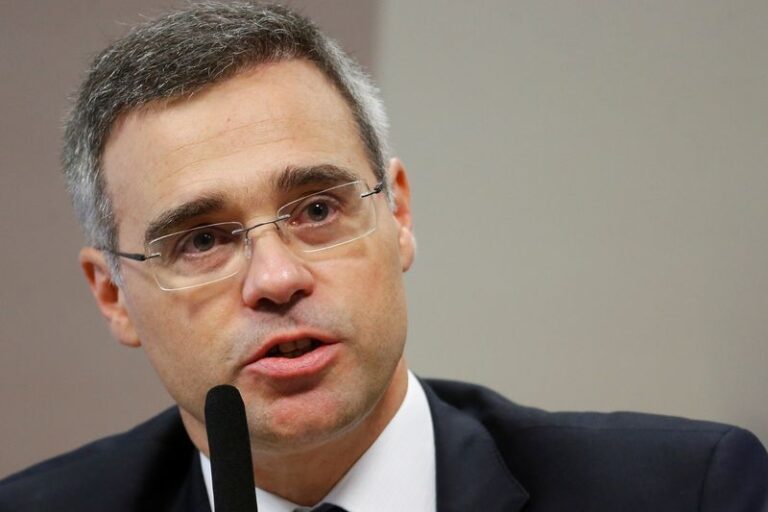 Ministro Mendonça suspende julgamento sobre ressarcimento do INSS