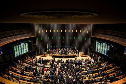 Câmara aprova projeto que dificulta aborto legal em menores