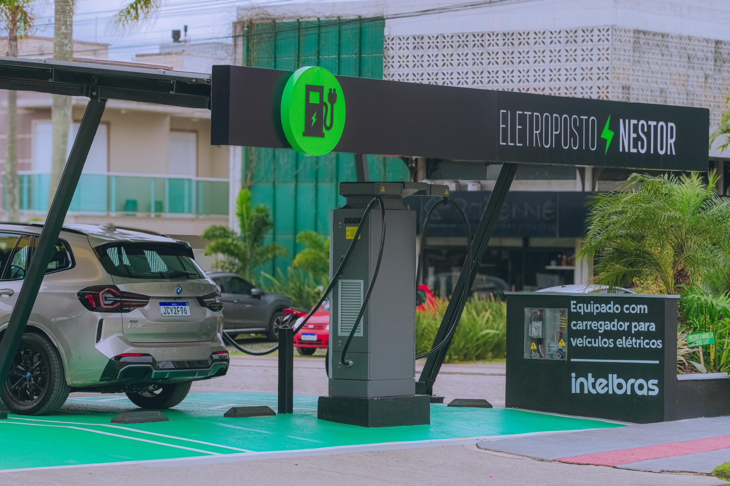 Garopaba inova com a primeira estação de recarga para veículos elétricos