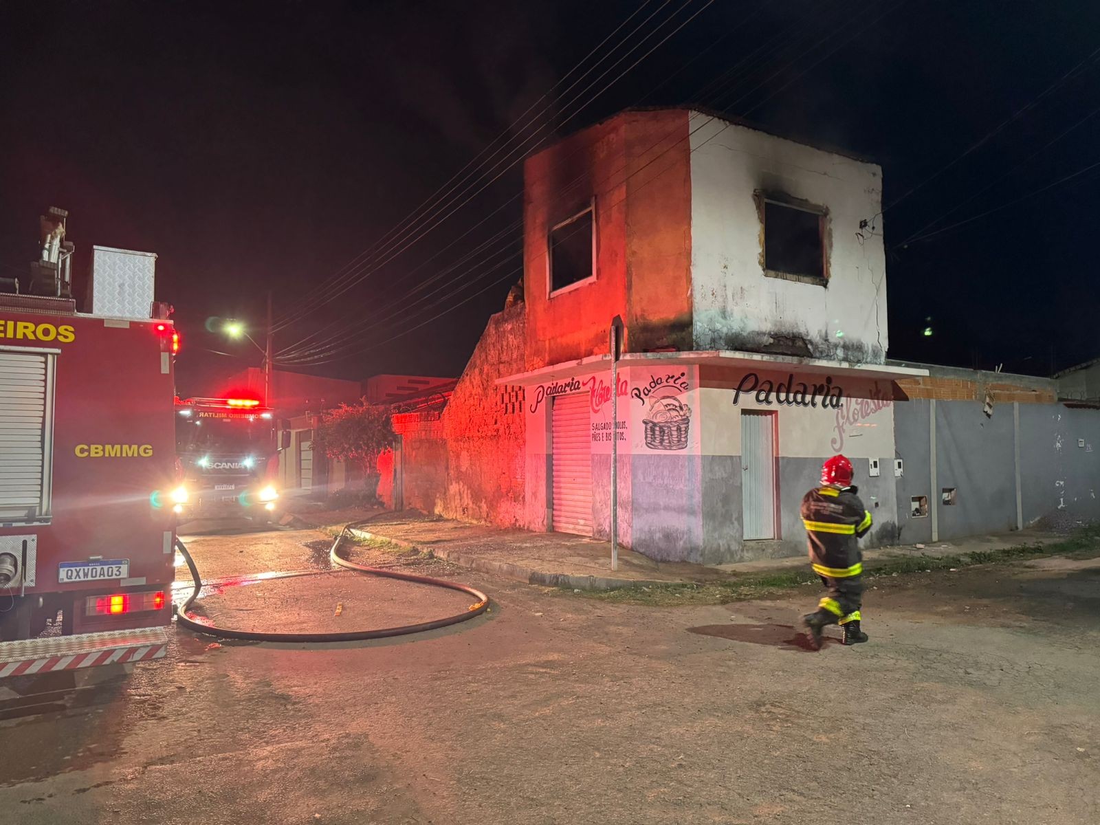 Incêndio em Montes Claros pode ter sido causado por vela acesa