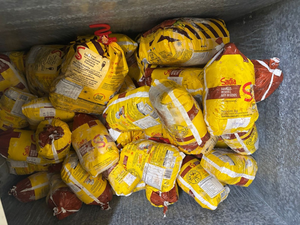 Vigilância Sanitária apreende uma tonelada de produtos vencidos à venda no DF