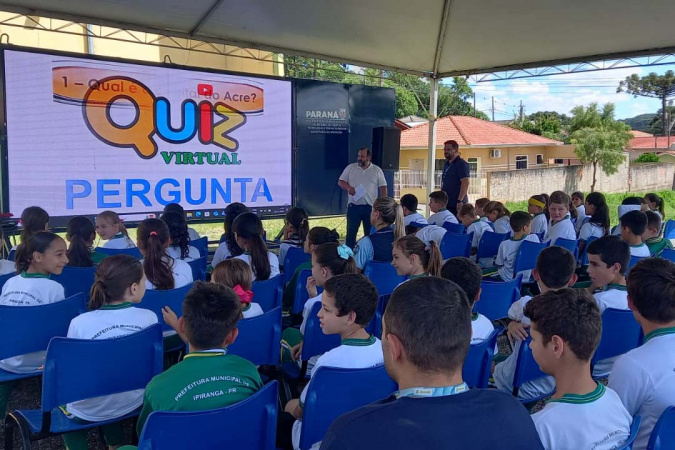 Carreta da inovação oferece atividades gratuitas em Ribeirão Claro