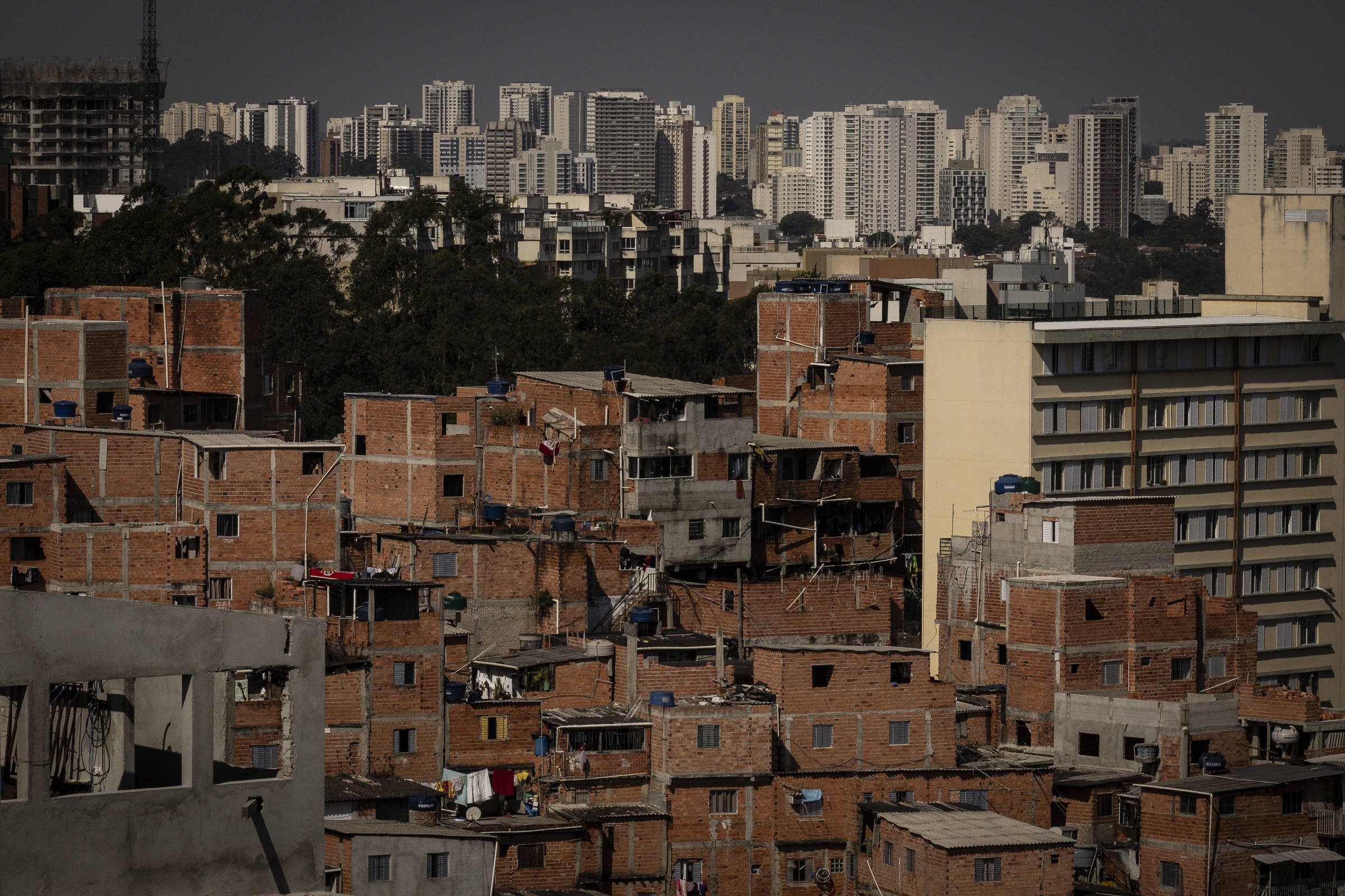 Desigualdade e pobreza nas metrópoles brasileiras em queda