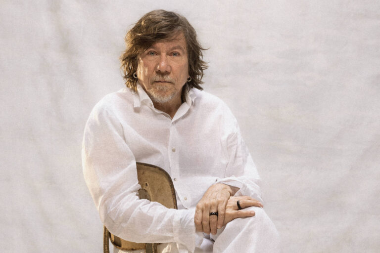 Lenine lança álbum 'Eita' e destaca débito do Brasil com o Nordeste