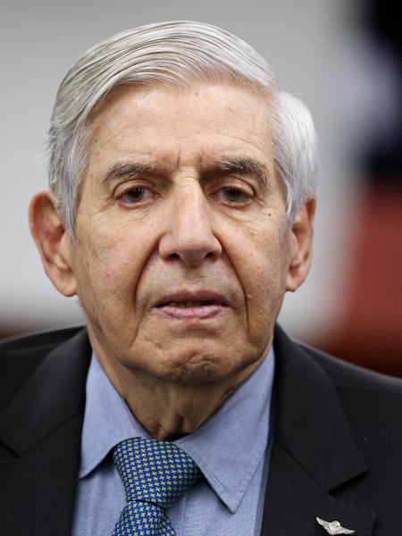 General Heleno teve Alzheimer diagnosticado em 2025, diz defesa ao STF