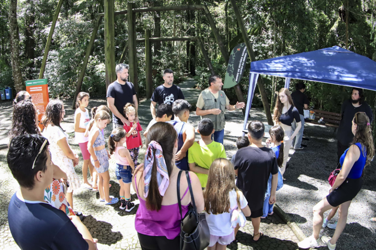Oficina no Museu de História Natural desperta interesse em biologia nas férias