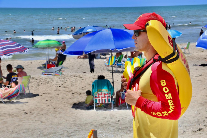 Prevenção contra afogamentos mobiliza bombeiros no Litoral Paraná
