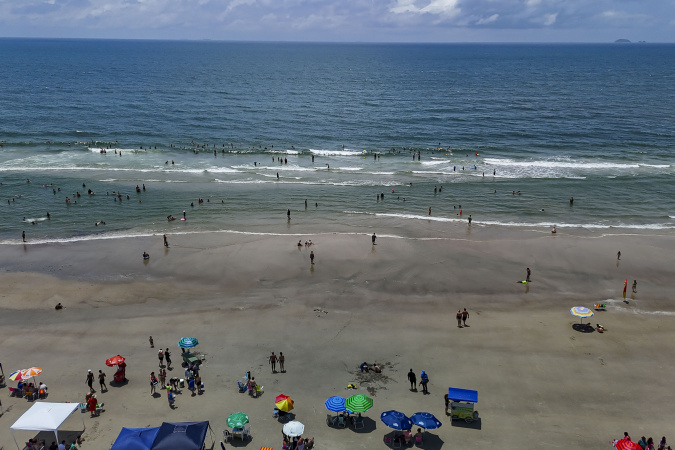 Litoral do Paraná terá temperaturas acima de 30°C com pancadas de chuva à tarde