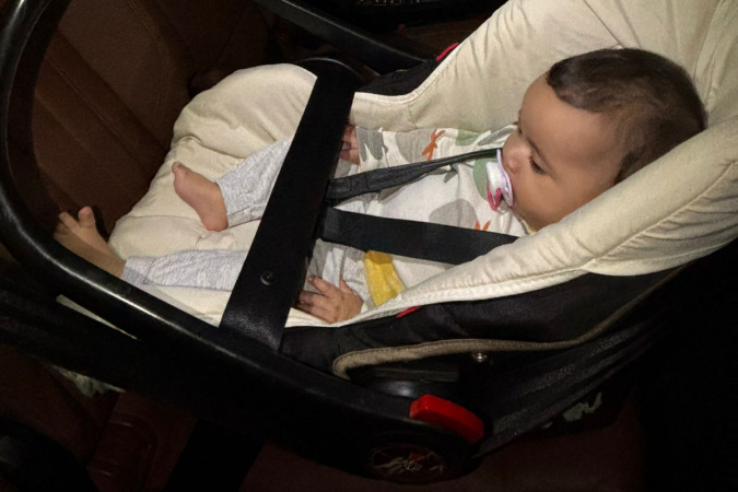 Transporte de crianças em veículos exige cuidados especiais no verão