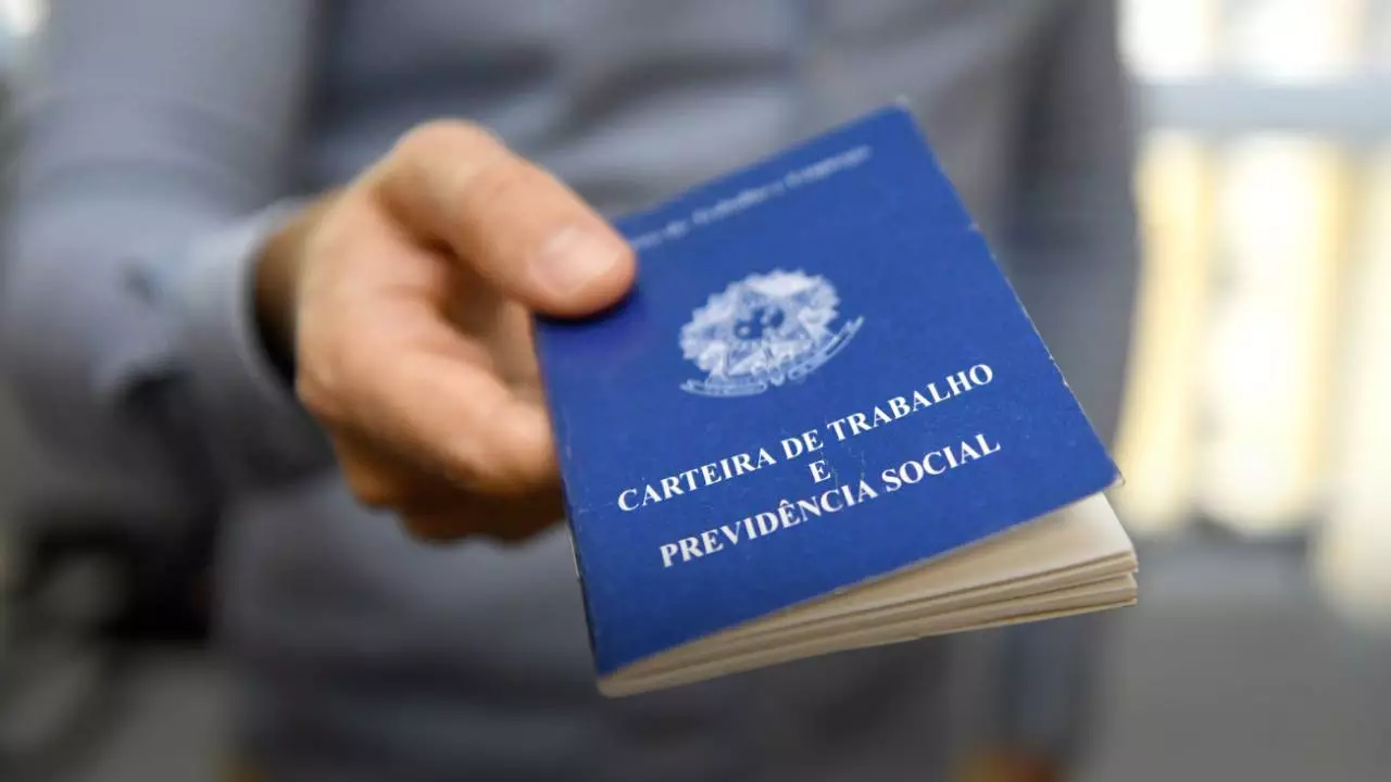 Desemprego sobe para 6,8% após mínimas históricas em 2024