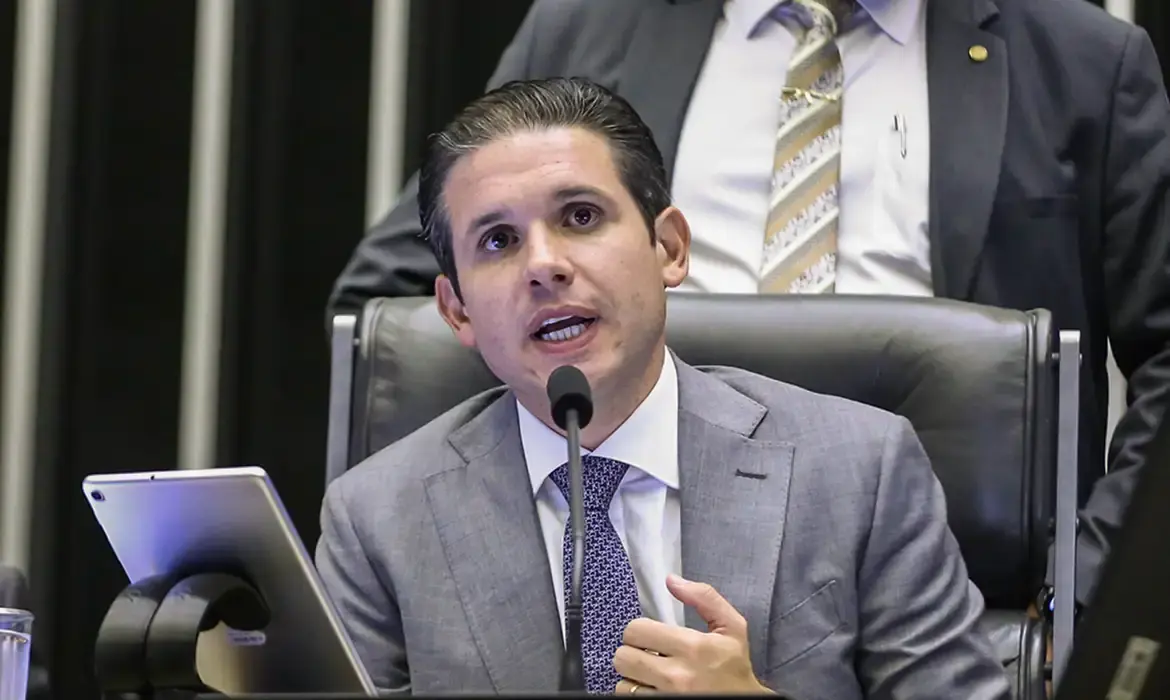 Bolsonaro se reúne com Motta para destravar pauta da anistia