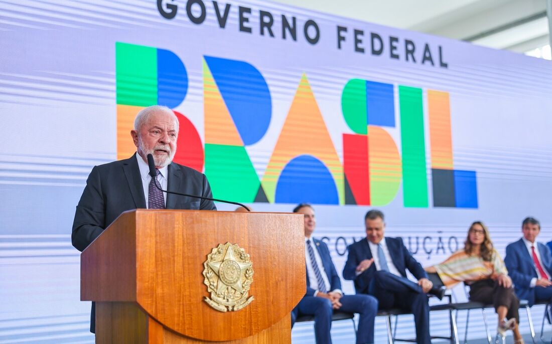 Lula diz que Brasil não pode viver eternamente de Bolsa Família