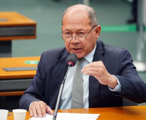 Oposição atinge assinaturas necessárias e avança com CPI do INSS