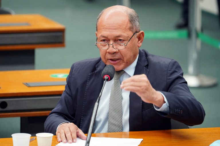 Oposição atinge assinaturas necessárias e avança com CPI do INSS
