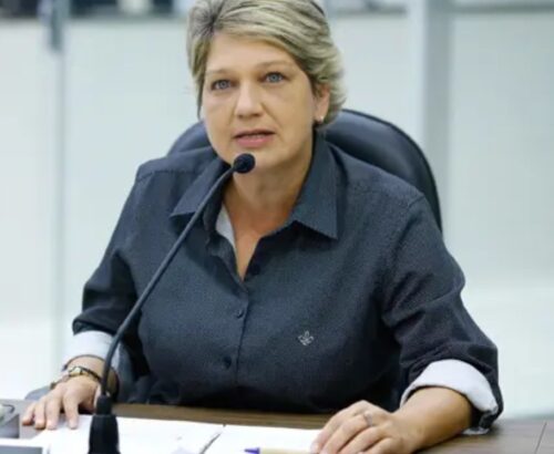Câmara de Maringá arquiva pedido de cassação de Cris Lauer, mas caso vai parar na Justiça