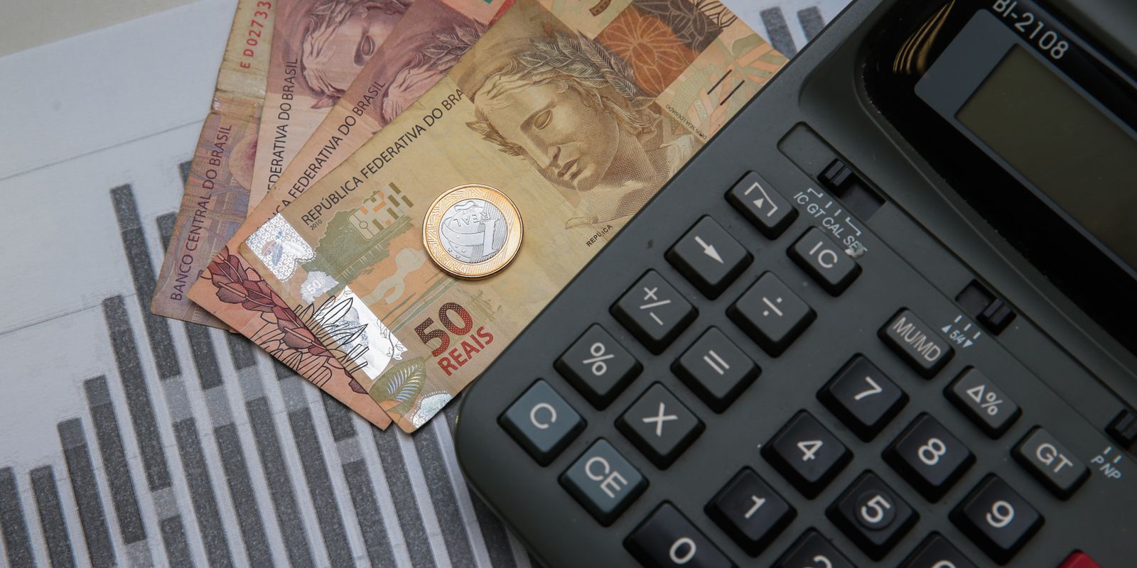Brasileiros trabalharam 149 dias apenas para pagar impostos, aponta IBPT