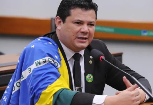 Câmara pede suspensão de Gilvan da Federal por ofensas a Gleisi Hoffmann