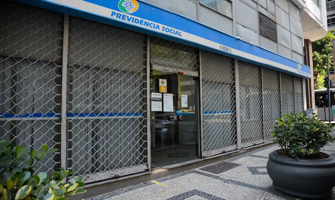 INSS inicia reembolso de aposentados por cobranças irregulares
