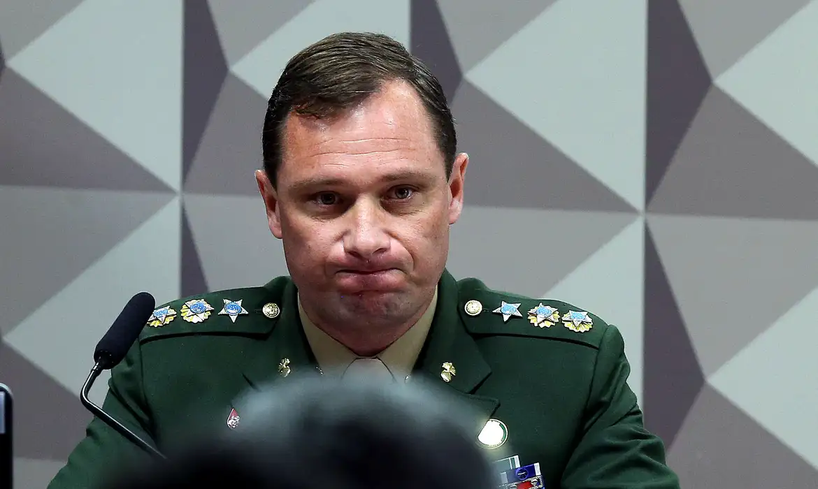 PF cumpre mandado contra Mauro Cid e prende ex-ministro de Bolsonaro por tentativa de fuga