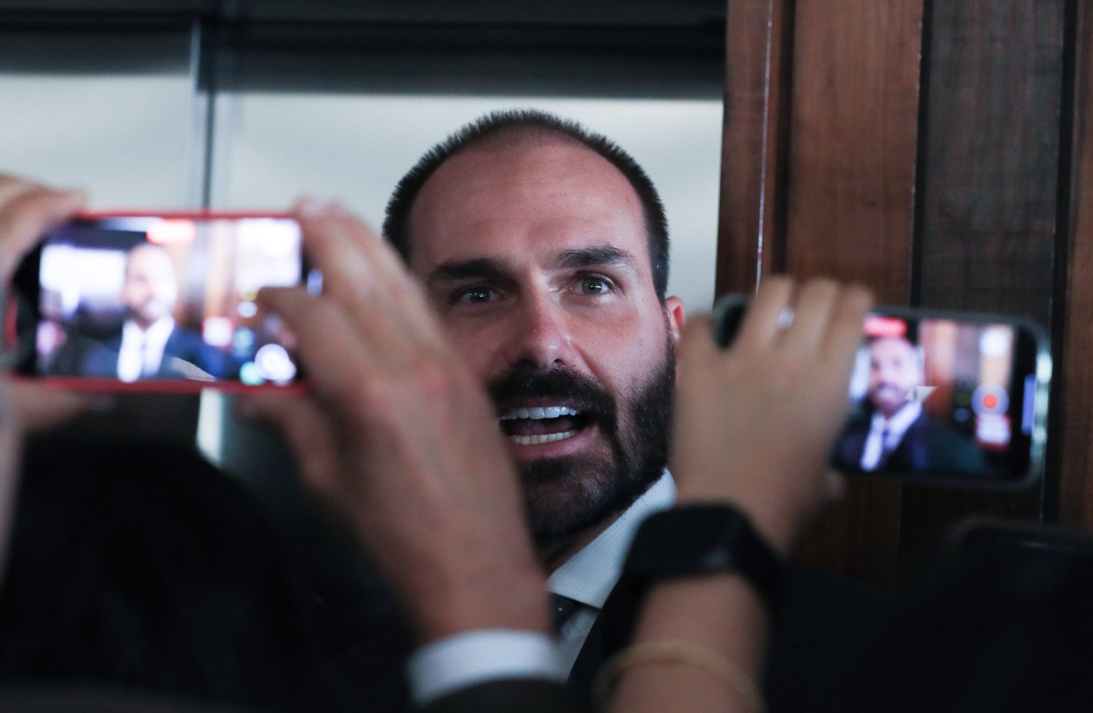 Figueiredo: Eduardo Bolsonaro Interveio para Preservar Vistos de Alcolumbre e Motta nos EUA