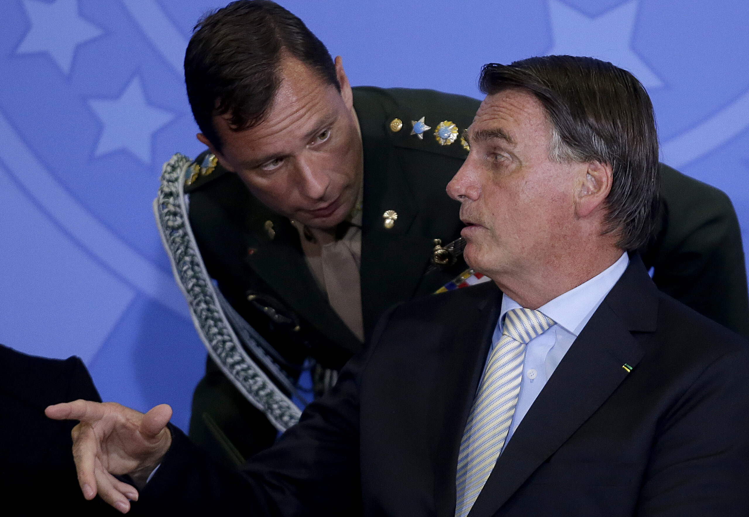Mauro Cid afirma que Bolsonaro editou minuta do golpe com plano para prender Moraes