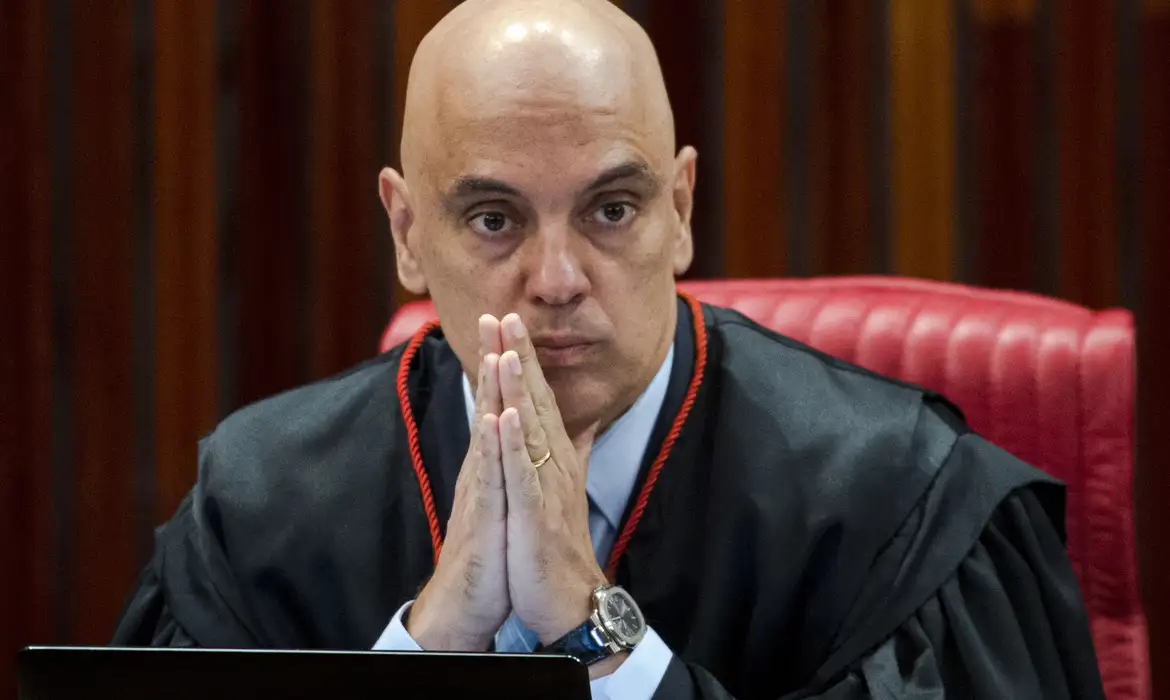 Moraes tenta conciliação sobre IOF e suspende atos do governo e do Congresso