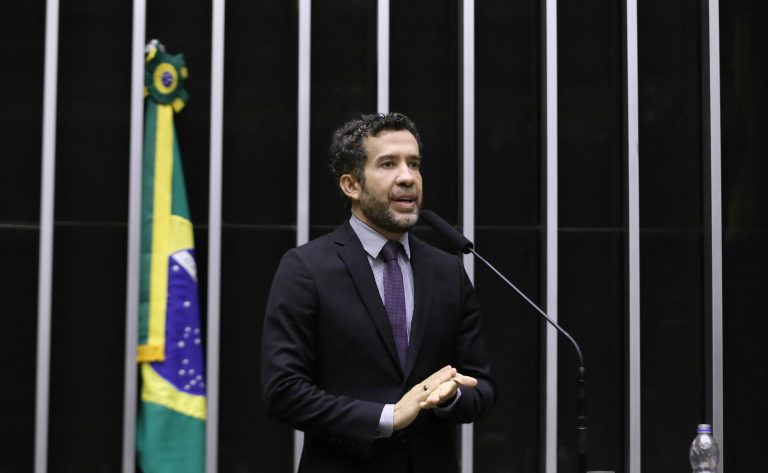 Suspensão de André Janones