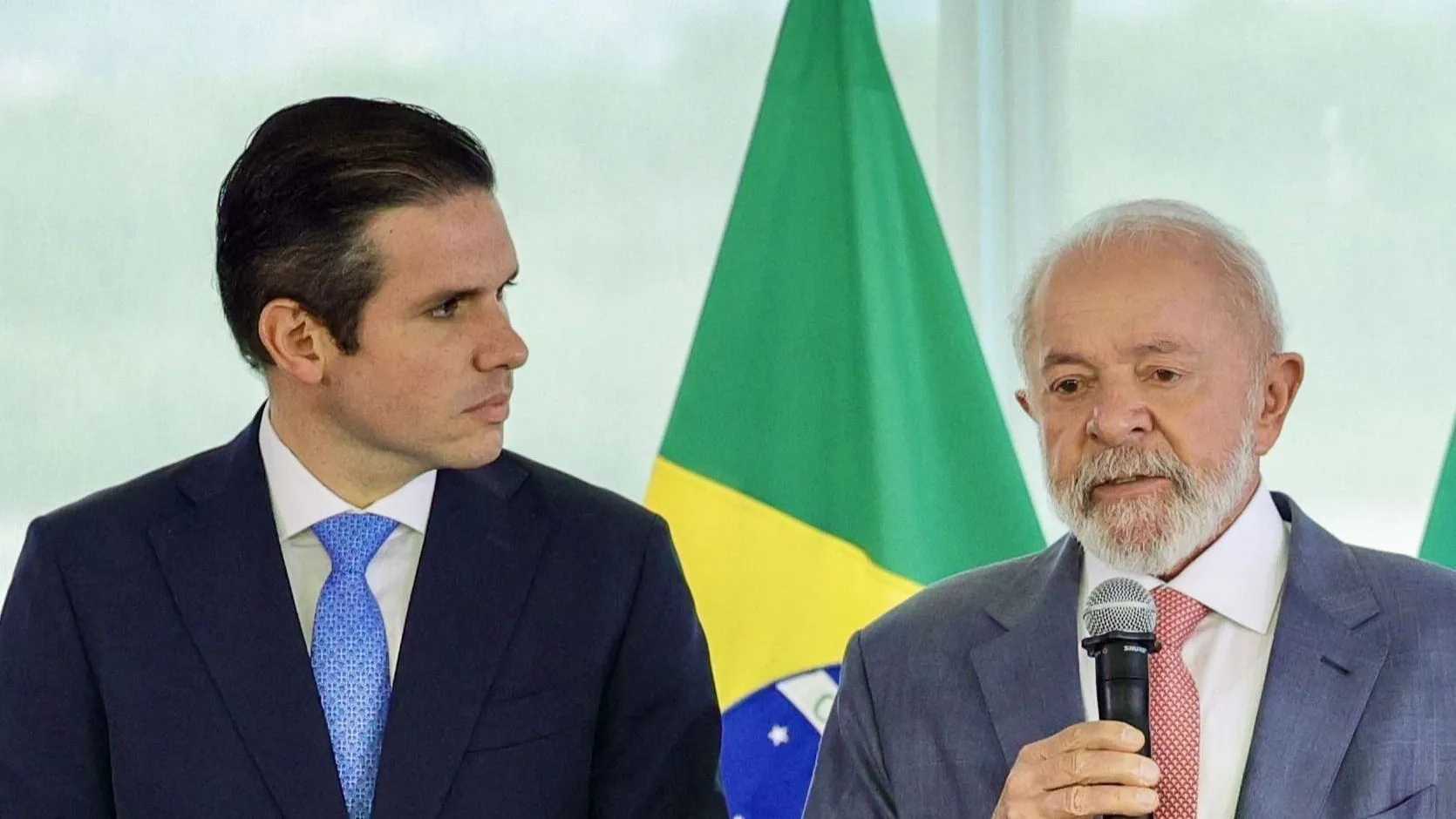 Após Revés na CPMI do INSS, Hugo Motta Busca Diálogo com Lula no Palácio da Alvorada