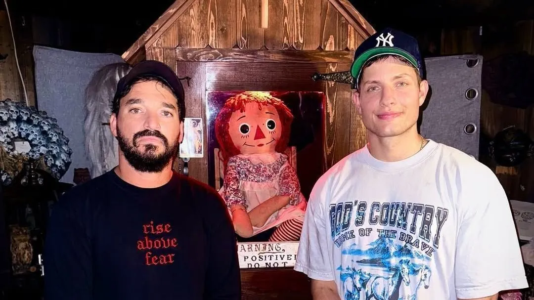 De comediante a guardião do terror: Matt Rife assume a tutela da boneca Annabelle