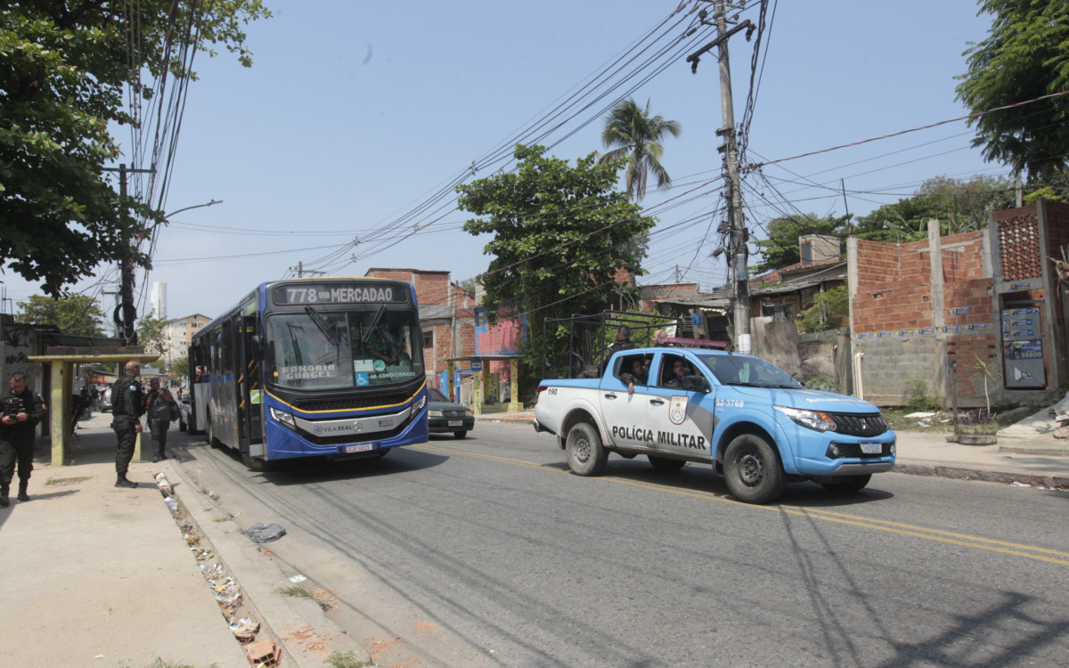 Complexo da Pedreira Aterrorizado: Intenso Tiroteio Resurge e Moradores Clamam por Paz