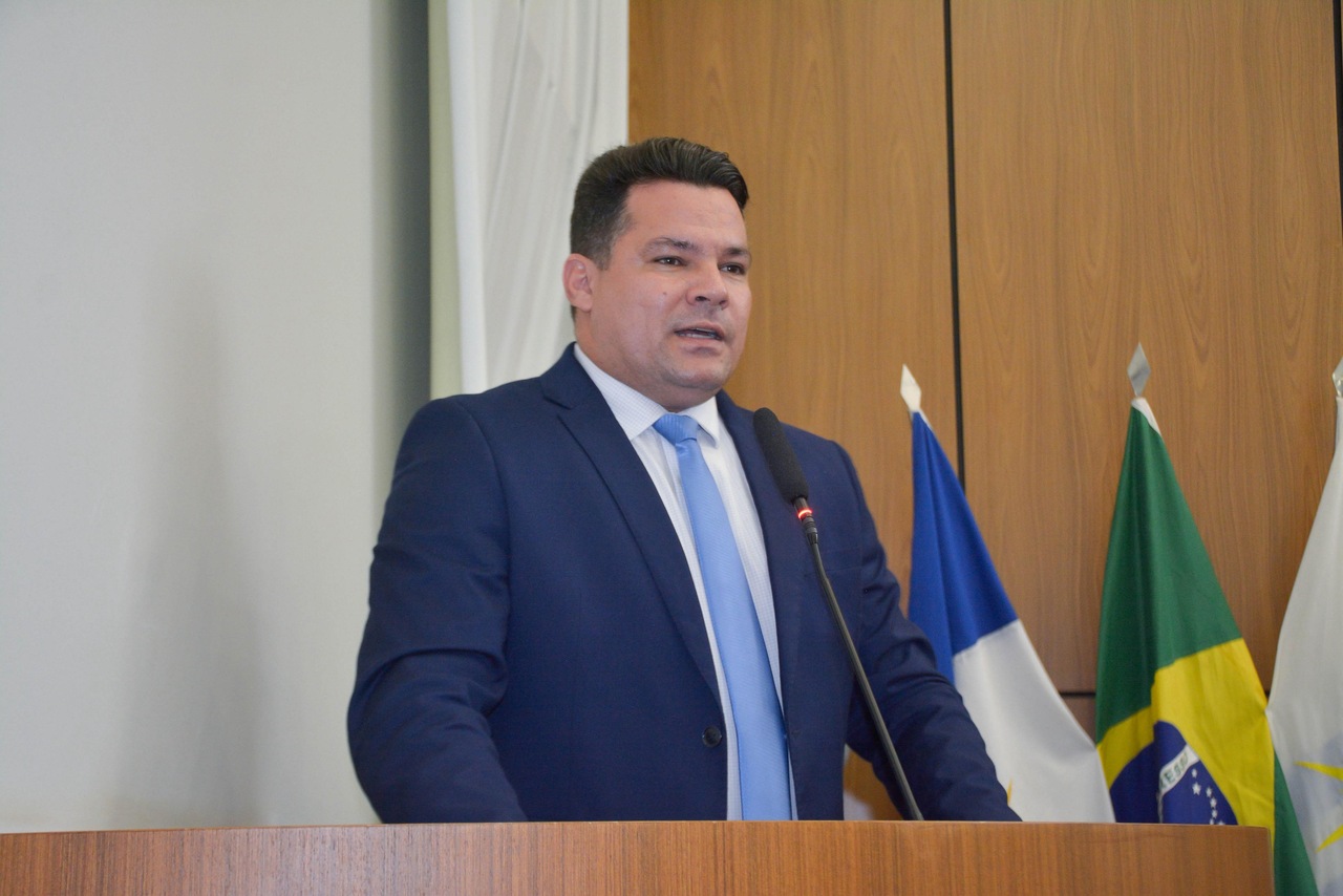 Vereador Viana Defende MP Emergencial e Ataca Críticas de Ex-Secretária em Palmas