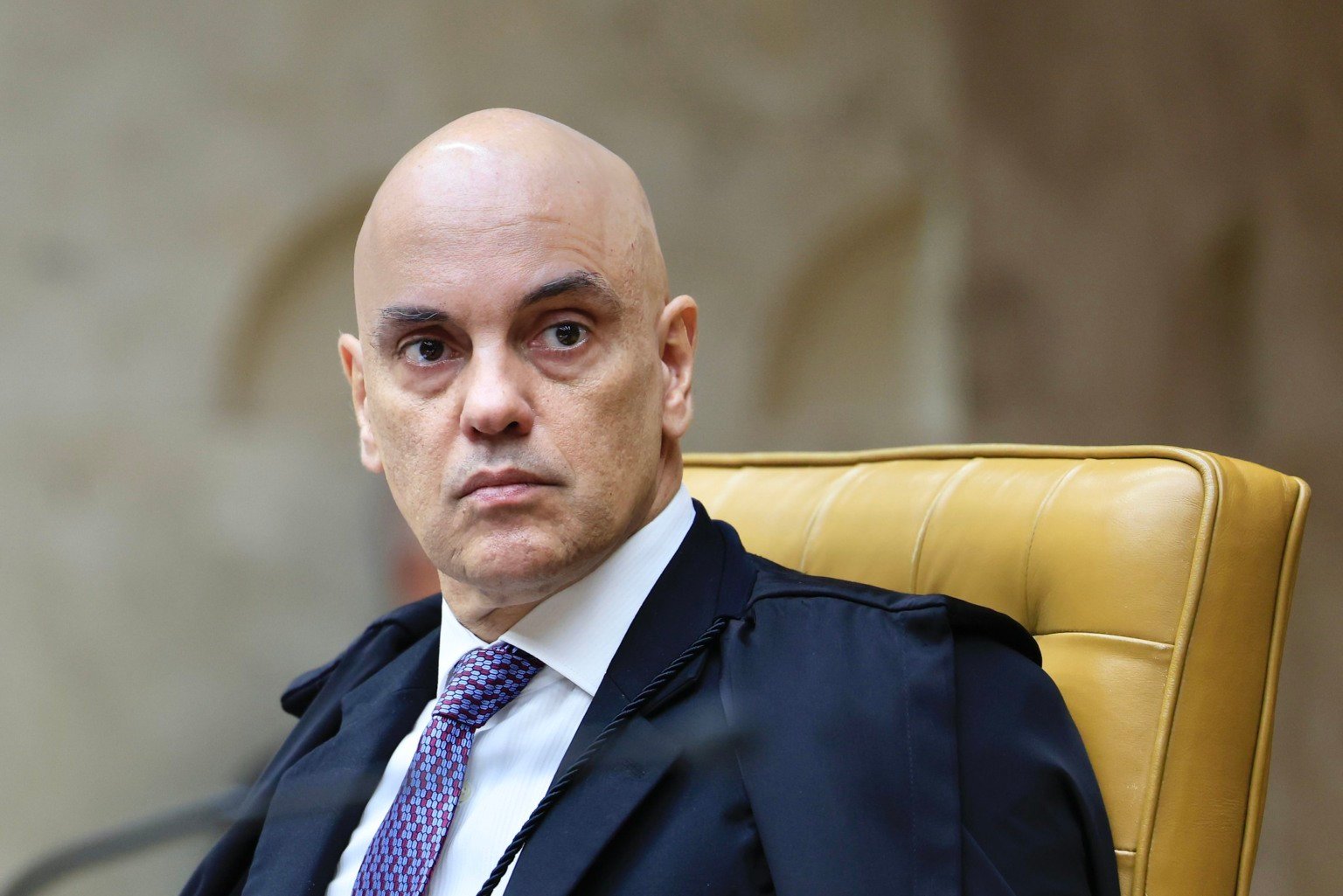 Estadão Demite Fotógrafo Após Flagrante de Gesto Obsceno de Alexandre de Moraes em Jogo