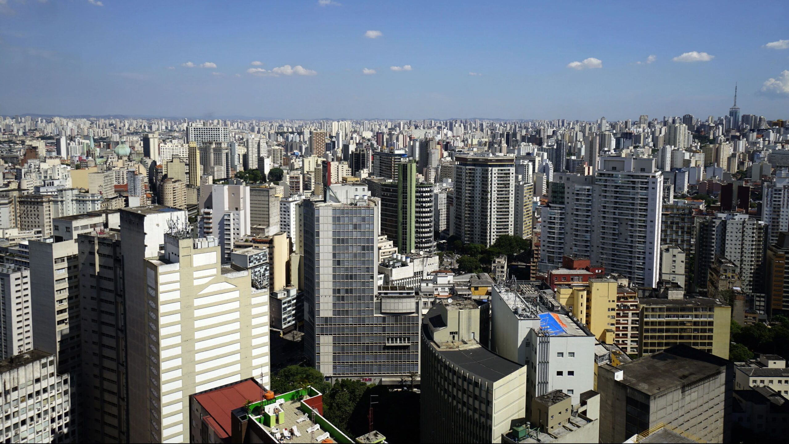 Opep Aumenta Projeção de Crescimento Econômico Global para 2025 Impulsionada por China e EUA