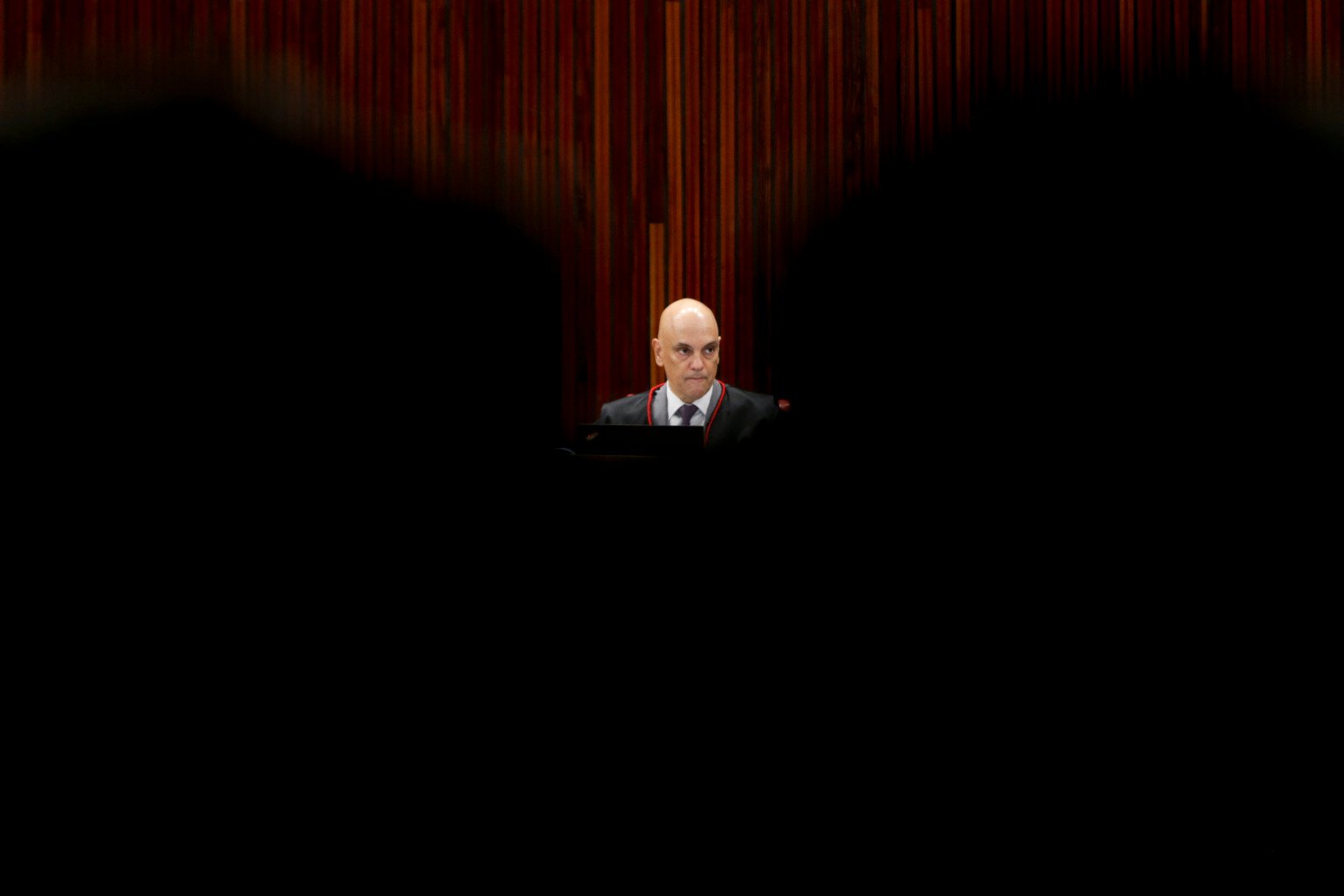 STF busca blindagem contra sanções dos EUA: Ministros se reúnem com banqueiros em meio a tensões com Washington