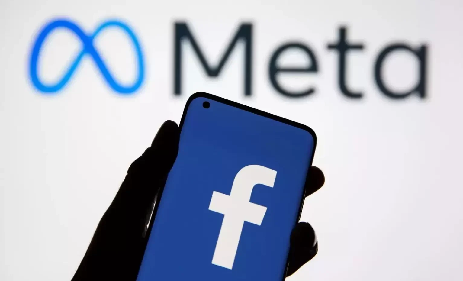 AGU Exige Remoção Urgente de Chatbots Sexuais da Meta por Risco a Menores