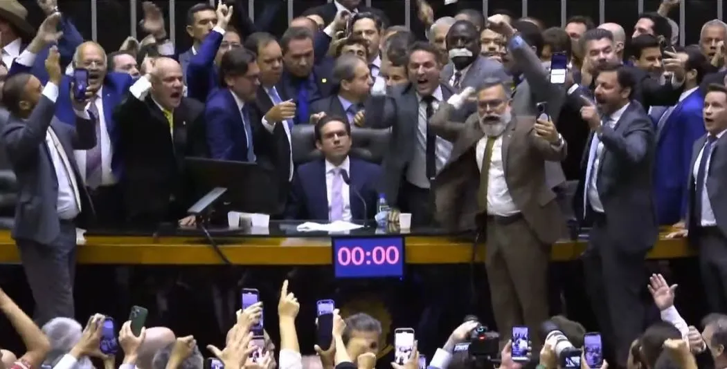 PMDF Reforça Segurança no Congresso em Meio a Protestos e Tensão Legislativa
