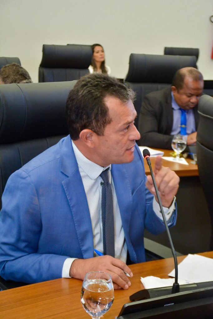 Vereador Zé Branquim Retorna à Câmara de Palmas Após Recuperação e Promete Foco em Asfalto Rural