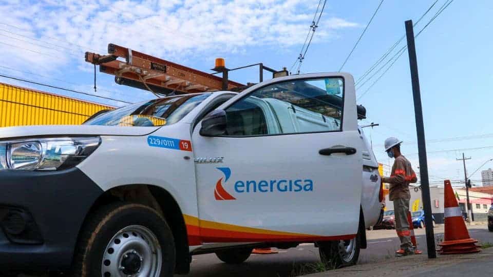 Apagão Generalizado Surpreende Rio Branco: Dezenas de Bairros às Escuras em Pleno Domingo
