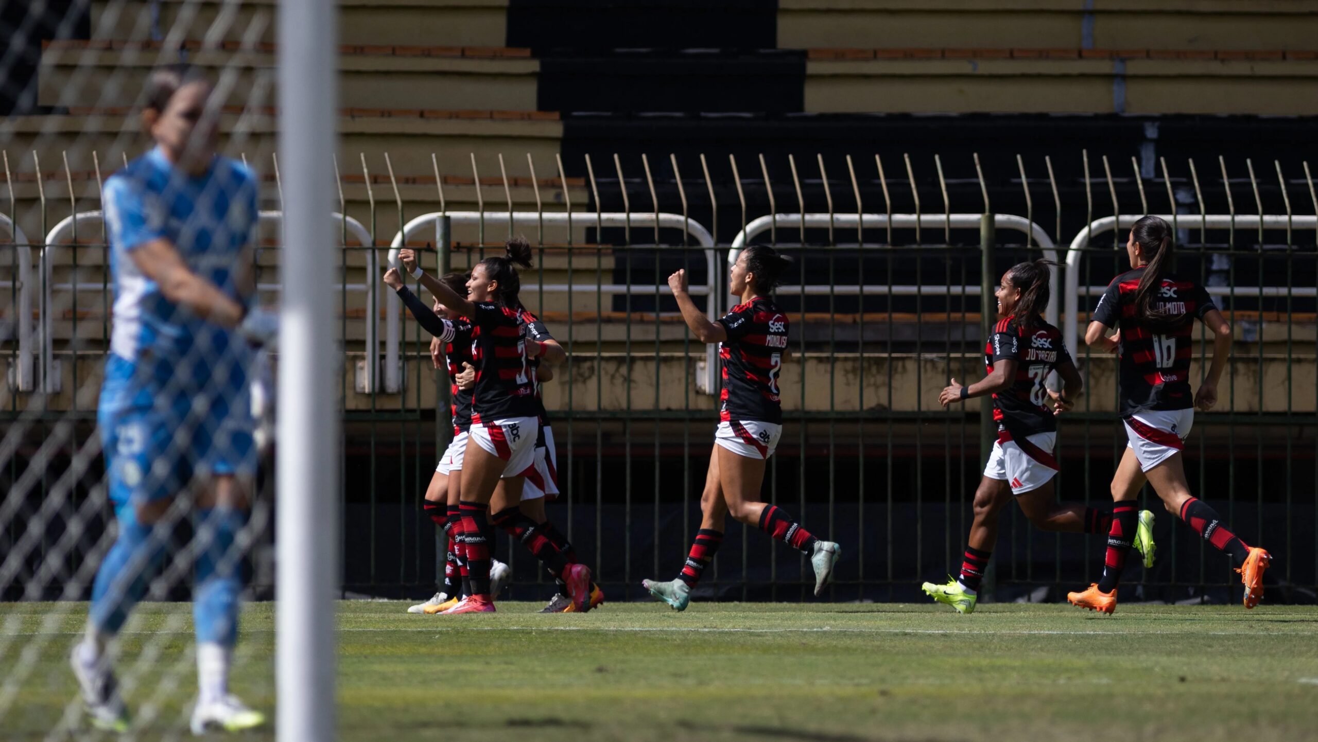 Flamengo supera o Palmeiras em jogo emocionante e sai na frente nas quartas do Brasileirão Feminino