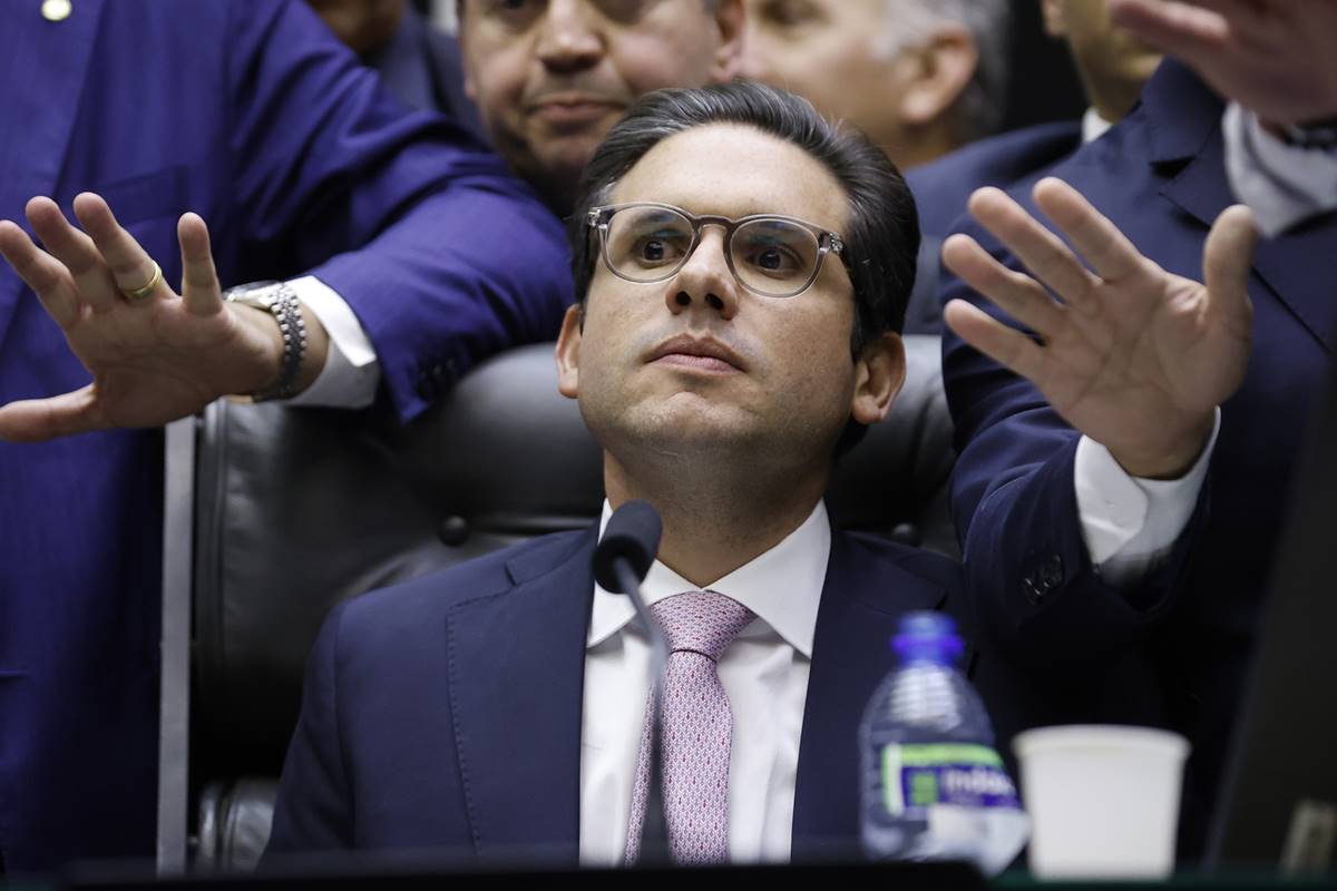 Hugo Motta Nega Acordo para Anistia e Defende Independência da Presidência da Câmara