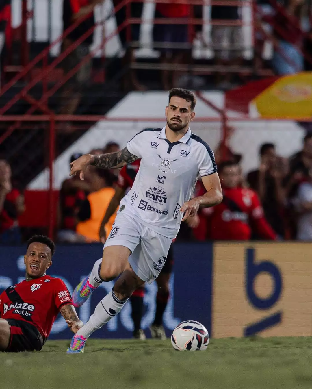 Expectativa X Realidade: Felipe Vizeu Completa Um Mês Afastado do Remo em Meio a Críticas