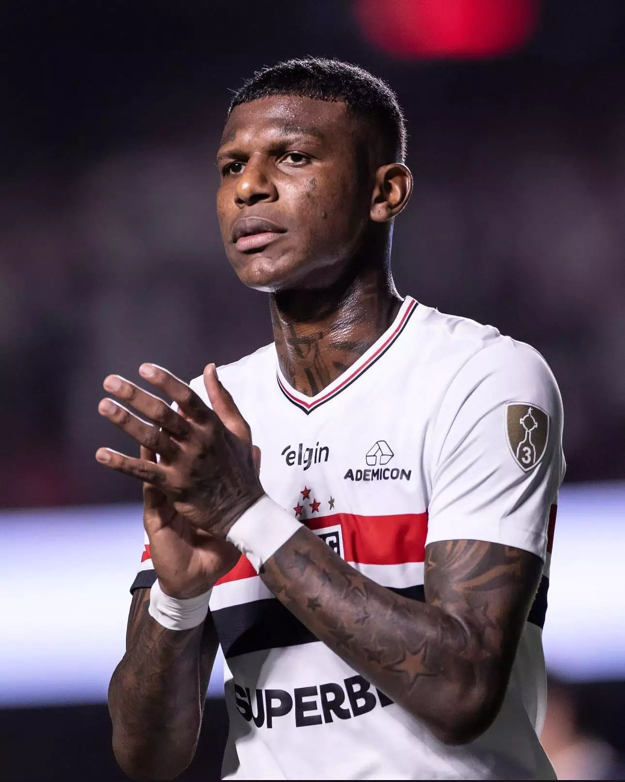 Arboleda Sofre Lesão e Desfalca São Paulo em Decisão na Libertadores