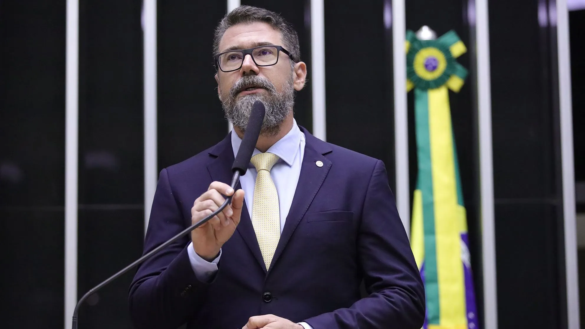 Deputado Autista Justifica Ação em Protesto na Câmara: ‘Não Entendi o que Acontecia’
