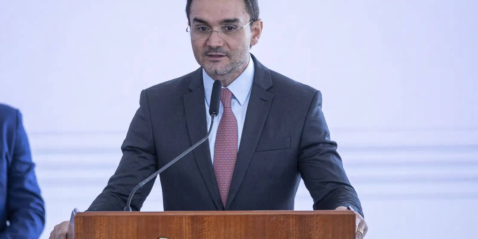 Ministro do Turismo minimiza preocupações com preços e garante hospedagem acessível para a COP30 em Belém