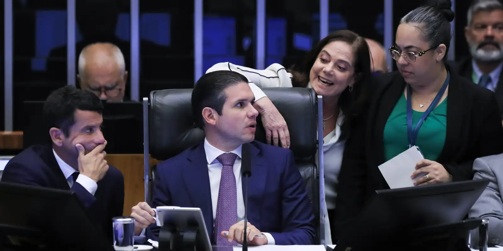 Câmara Avança na Isenção do IR para Assalariados: Urgência Aprovada para Projeto que Beneficia Quem Ganha até R$ 5 Mil
