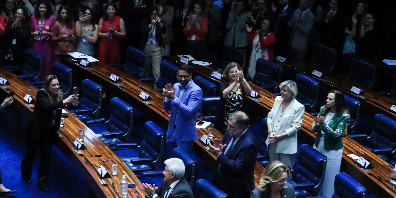 Senado Aprova Lei Rigorosa Contra a ‘Adultização’ de Crianças e Adolescentes na Internet