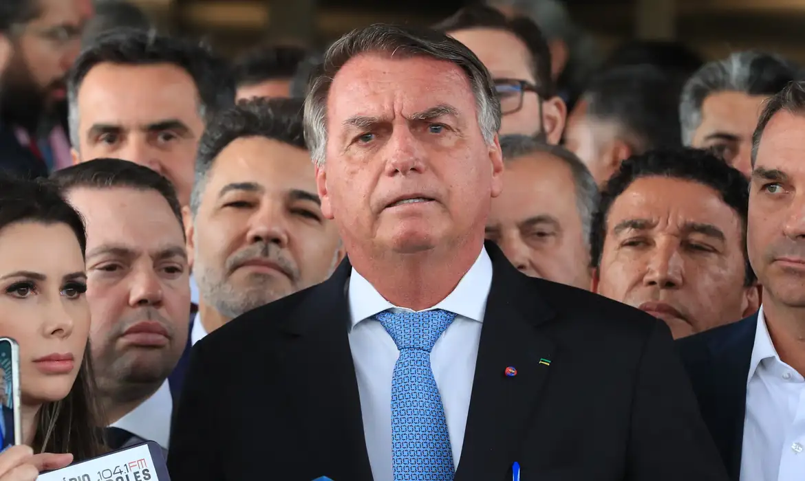 PGR Aconselha Reforço Policial Próximo à Residência de Bolsonaro em Brasília