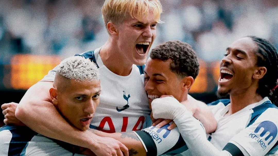 Richarlison Brilha e Tottenham Estreia com Vitória Imponente sobre o Burnley na Premier League